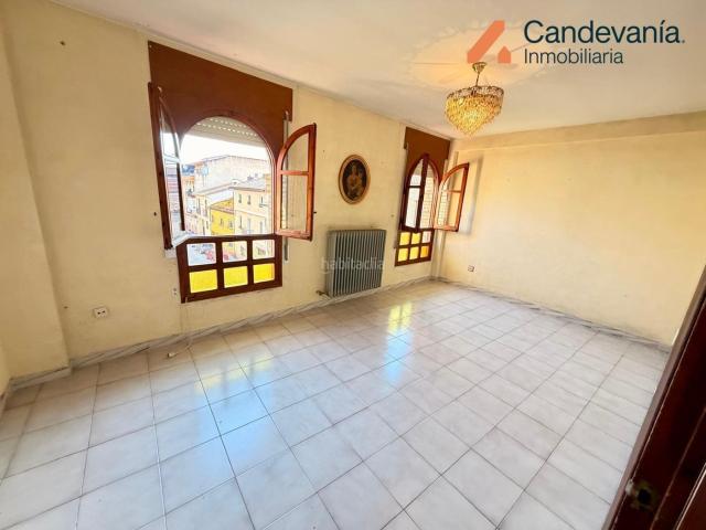 Piso en venta en Zuera. Pisos.