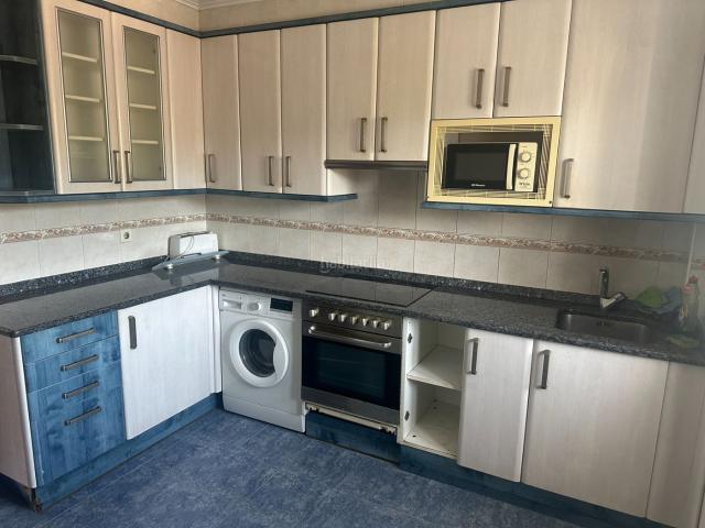 Piso en venta en Zumaia. Vivienda de tres dormitorios. Pisos.