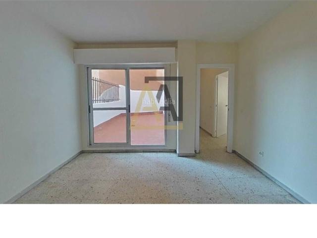 Piso en venta en Zamora, Peña Trevinca. PISO DE CUATRO HABITACIONES CON PATIO DE 13M2 EN PEÑA TREVINCA. Pisos.