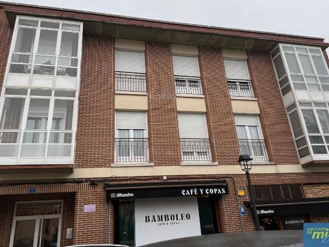 Piso en venta en Zaratán. Oportunidad Vivienda en la Plaza Mayor de Zaratan de tres dormitorios, dos baños. Pisos.