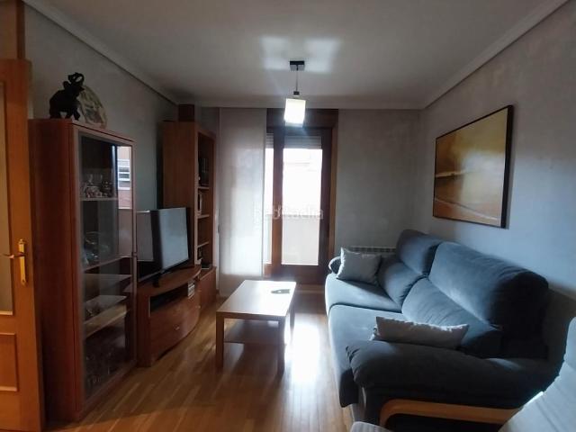 Piso en venta en Zaratán. Oportunidad Vivienda Seminueva en Zaratán de dos dormitorios, dos baños. Pisos.