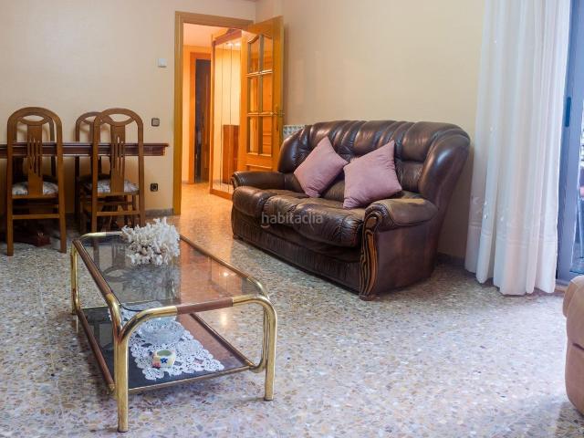 Piso en venta en Zaragoza, Avenida Cataluña. Espacioso hogar familiar con parking y cochera listo para entrar a vivir en Avenida Cataluña. Pisos.