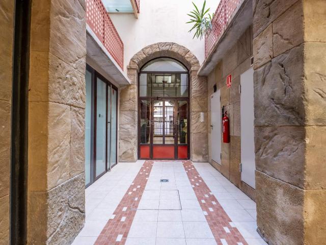 Piso en venta en Zaragoza, Alfonso. Piso en Centro histórico. Edificio representativo rehabilitado íntegramente en 2004. Pisos.
