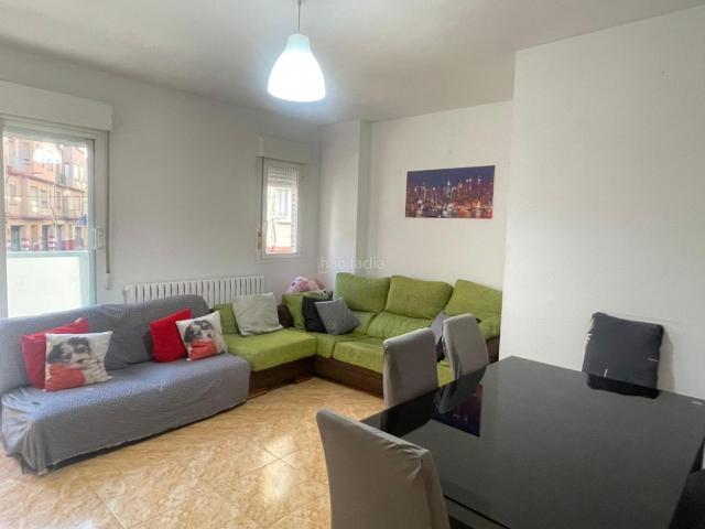 Piso en venta en Zaragoza, Barrio del Ave. Piso Amplio en el Corazón de Delicias, Zaragoza. Pisos.