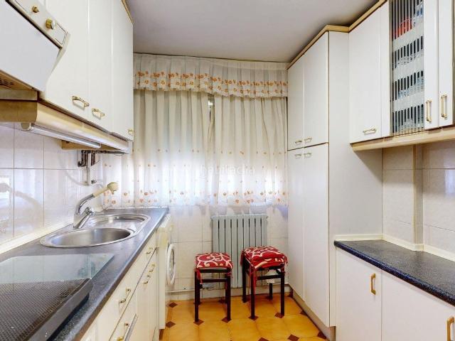 Piso en venta en Zaragoza, Ciudad Jardín Parque Roma. Una vivienda urbana práctica. Pisos.