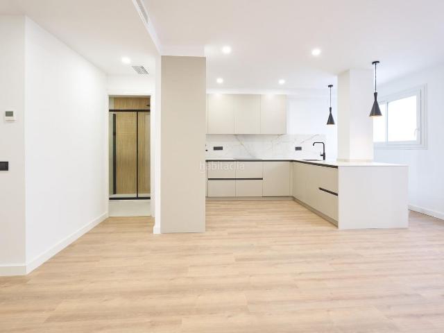 Piso en venta en Zaragoza, Doctor Cerrada. Piso reformado con terraza y trastero en el Centro. Pisos.