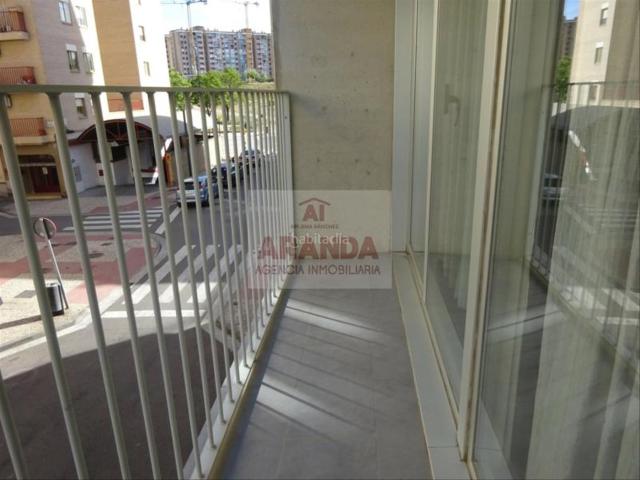 Piso en venta en Zaragoza, La Almozara. Junto a Parque Aljafería, en edificio de construcción reciente. Pisos.