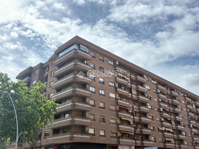 Piso en venta en Zaragoza, La Almozara. Piso en venta en Zaragoza. Pisos.