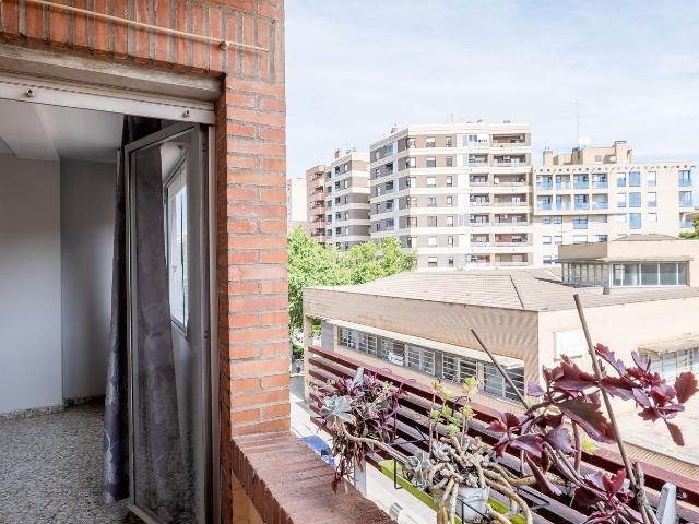 Piso en venta en Zaragoza, La Granja. Un lienzo en blanco con vistas. Pisos.