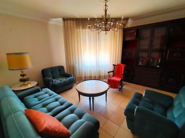 Piso en venta en Zaragoza, Las Delicias. MUNDOCASA DELICIAS PRESENTA EXCLUSIVAMENTE: ¡PISO IDEAL PARA INVERTIR Ó PRIMERA VIVIENDA!. Pisos.