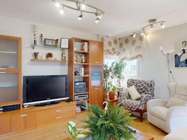 Piso en venta en Zaragoza, Las Delicias. Oportunidad Única Espectacular Piso con Garaje en Vía Universitas. Pisos.