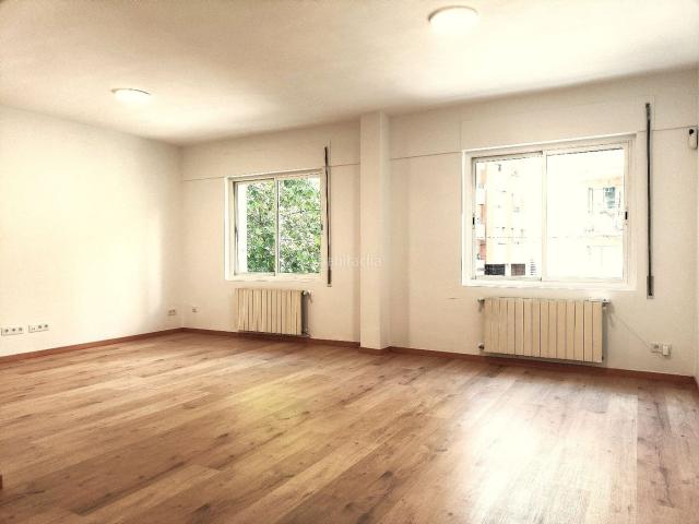 Piso en venta en Zaragoza, Las Delicias. ¡Reformado para ENTRAR A VIVIR!. Pisos.