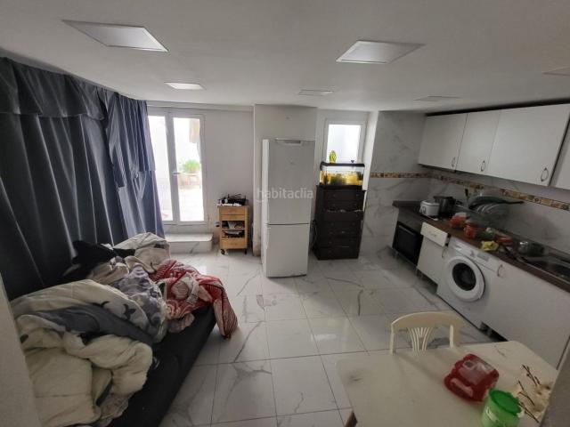 Piso en venta en Zaragoza, Plaza de Toros. ALTA RENTABILIDAD Agustina de Aragón 36. Pisos.