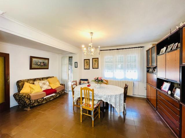 Piso en venta en Zaragoza, Salvador Allende. Piso en venta en Calle de María Domínguez Remón. Pisos.