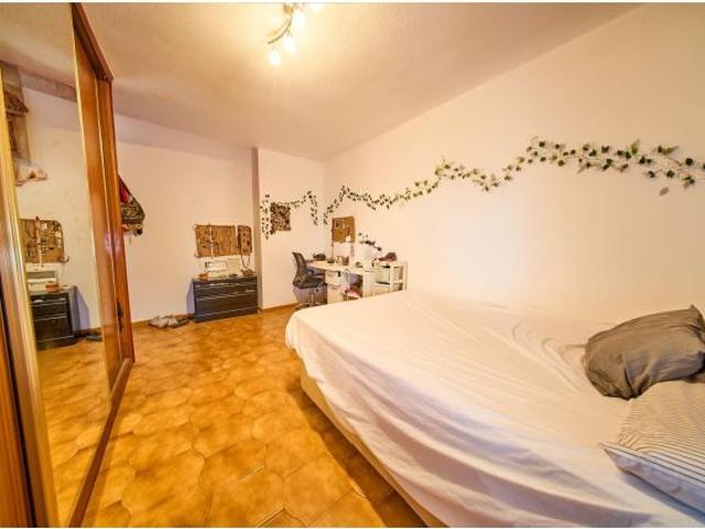Piso en Venta en zona San Juan de Dios con garaje y dos trasteros