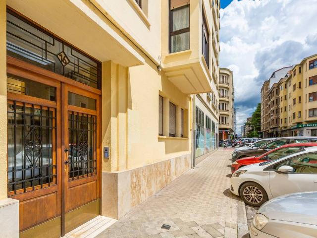 Piso en Venta en 2º Ensanche