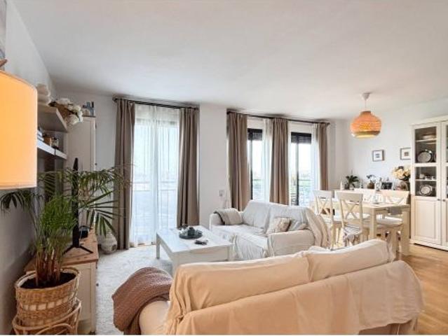 PISO EN VENTA FRENTE AL PARQUE CENTRAL CON GARAJE Y TRASTERO – GIORGETA