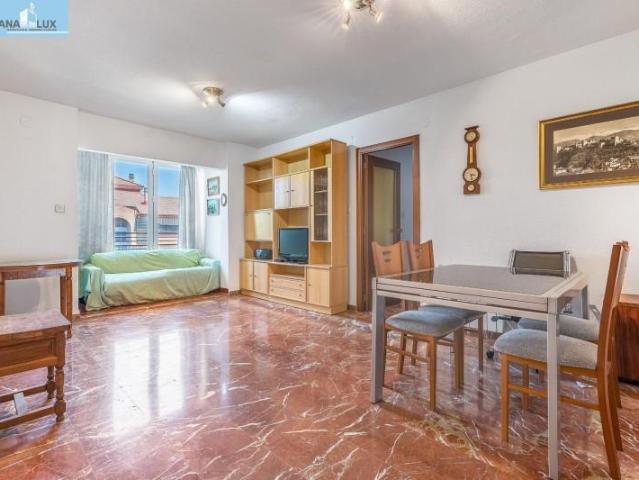 Piso en venta Granada