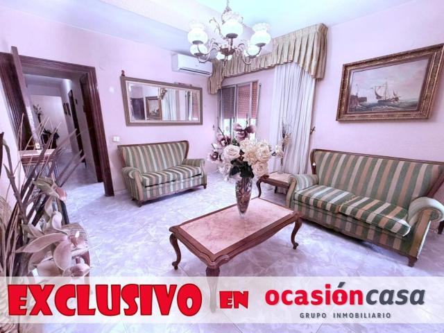 Piso con 3 dormitorios y terraza en la zona de Jesús Rescatado