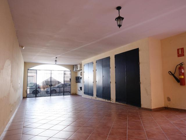Piso en venta. Pilas