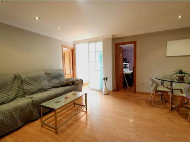 PISO EN VENTA REFORMADO Y TODO EXTERIOR ZONA BULEVAR TOMAS SALA
