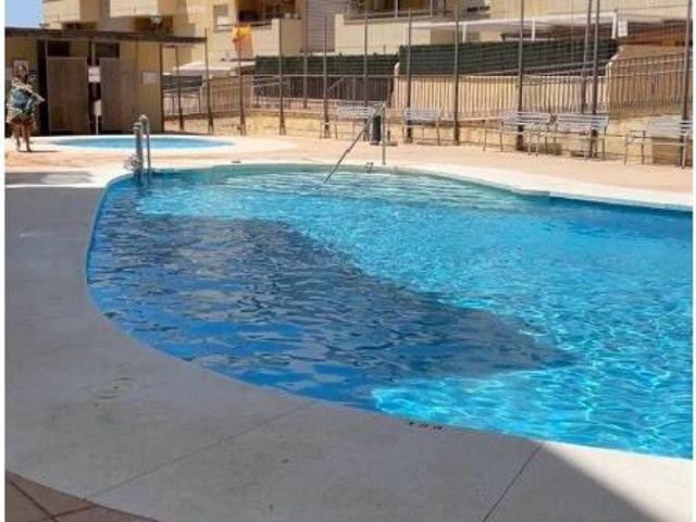 Piso en venta Torrox La Dehesa con 2 dormitorios, 2 baños, garaje y piscina