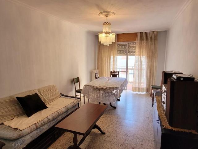 piso en venta zona crta de la hiniesta,3 habitaciones,ascensor