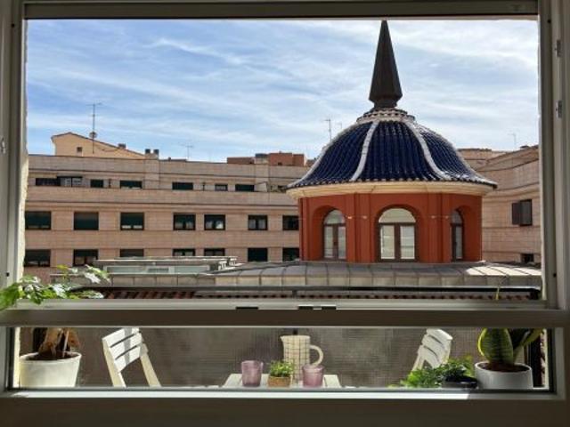 PISO EN VENTA ZONA FERIA
