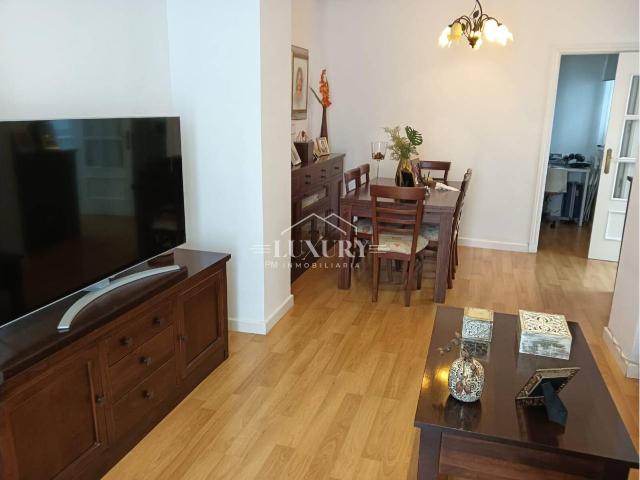 PISO EN VENTA ZONA TEATRO FALLA
