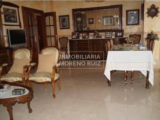 PISO EN ZONA DE PROCESIONES