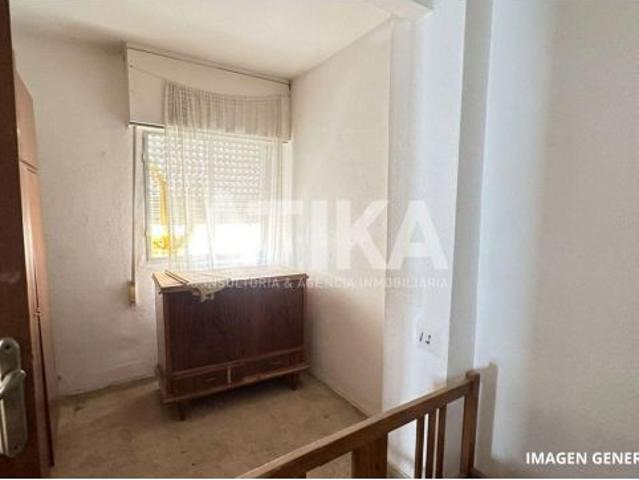 PISO EN ZONA SAN JOSÉ PARA REFORMAR CON TERRAZA ONTINYENT