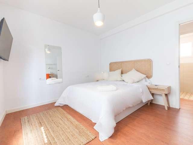 Piso entero de 4 habitaciones en València con terraza