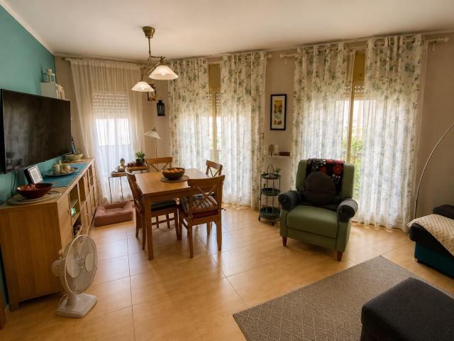 Piso esquinero en el centro de Premià de Mar con gran balconada, patio 4 habitaciones y 2 baños y rentabilidad asegurada hasta 2028