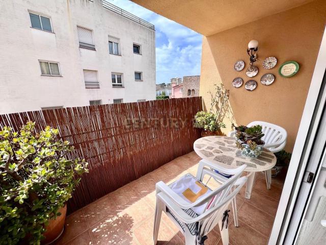 Piso, Fenals, Castell Platja d&apos Aro