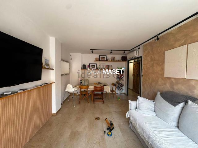 Piso, Fenals, Castell Platja d&apos Aro