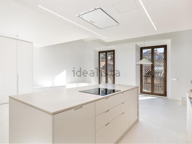 Piso, Girona