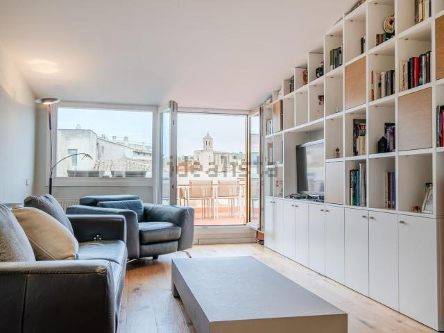 Piso, Girona