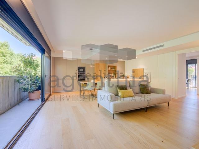 Piso, Girona