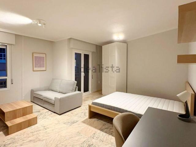 Piso, Gran Capitán, Granada