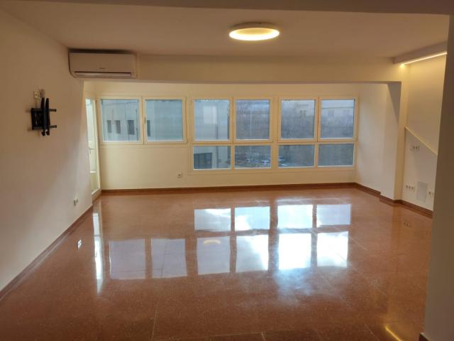 Piso grande reformado en Avenidas