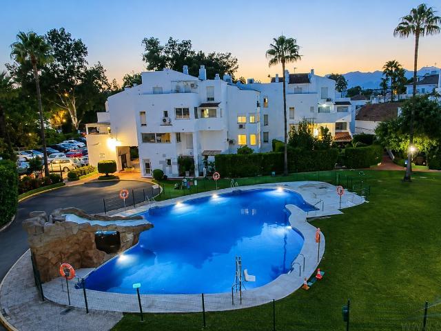 Piso, Green Hills Las Cumbres de Elviria, Marbella