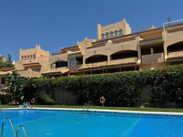 Piso, Green Hills Las Cumbres de Elviria, Marbella