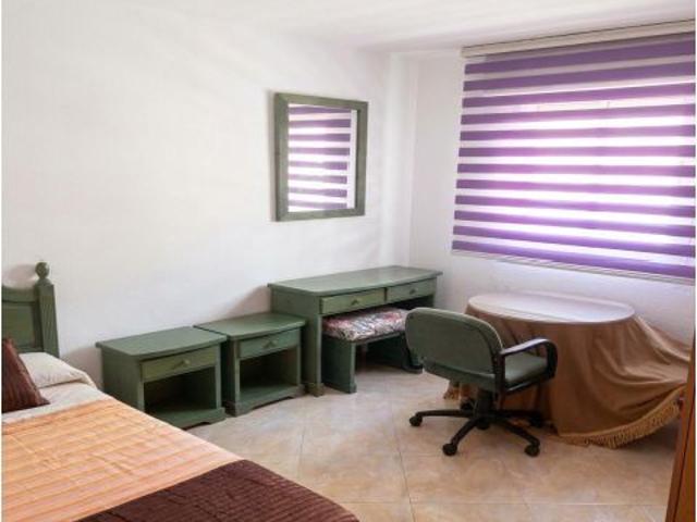? Piso ideal para estudiantes en San Francisco Javier, Granada | 4 dormitorios con aire acondiciona