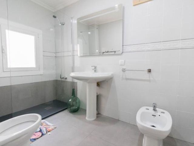 Piso ideal para inversión con 4 habitaciones ● LISTO PARA RENTABILIZAR ●