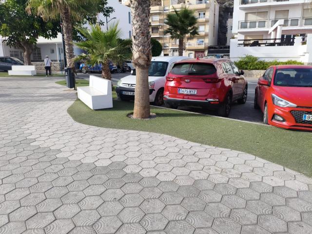 GRAN PISO JUNTO A LA PLAYA EN LA RÁBITA