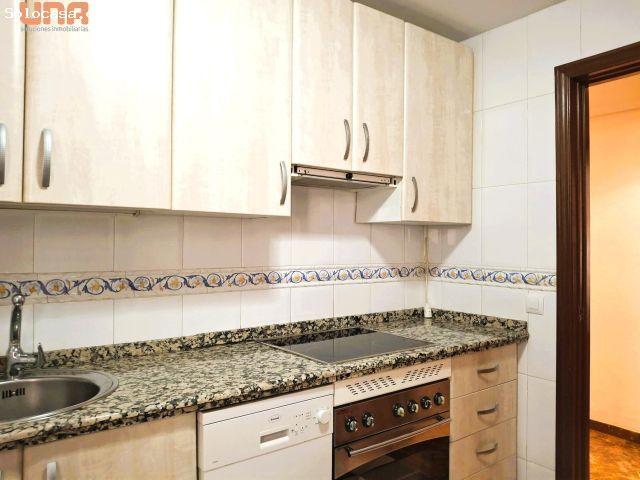 Piso junto a Renfe y a espalda de Bulevar Hernan Ruiz con garaje y trastero