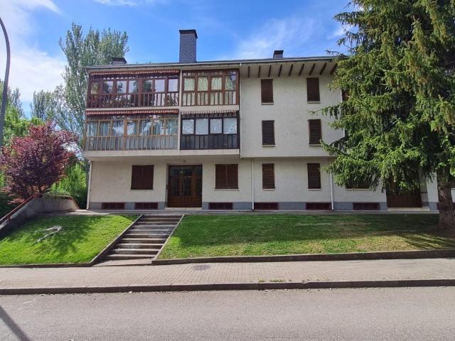 Piso Jaca Prado Largo 800€ MES Ref. BH ALQT JAC03