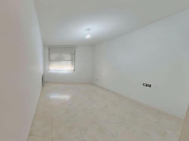 Piso luminoso con balcón y parking en zona tranquila de Molins de Rei