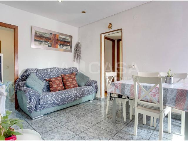 Piso luminoso con doble orientación y 3 habitaciones en Sant Martí