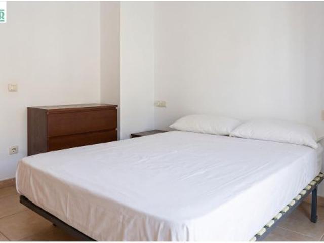 Piso luminoso de un dormitorio en Sant Pere de Ribes centro, ideal para vivir o invertir